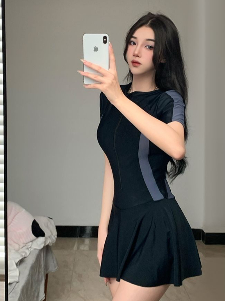 Nuevo Traje de Baño de Una Pie - Spa & Wellness Hotel Paradiso reseña y precio